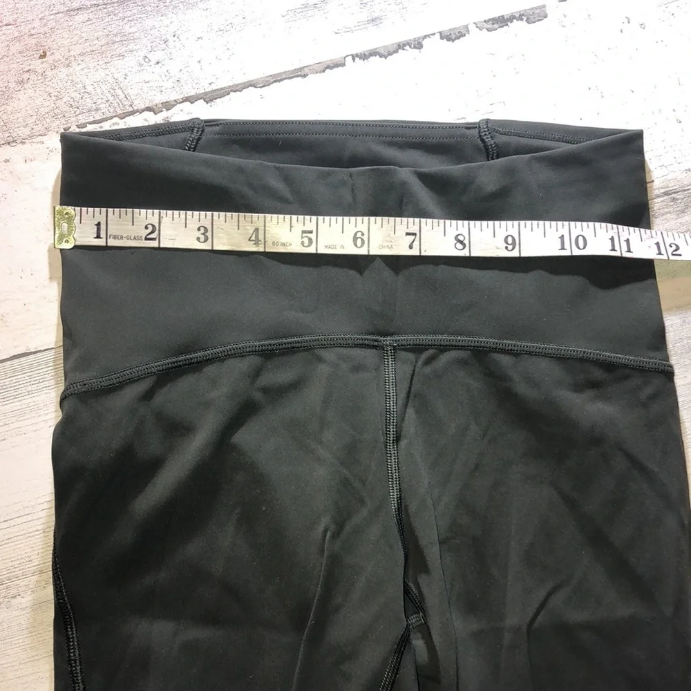 Lululemon Athletica olive green/army green Capri leggings size 4 workout pants - Picture 9 of 10